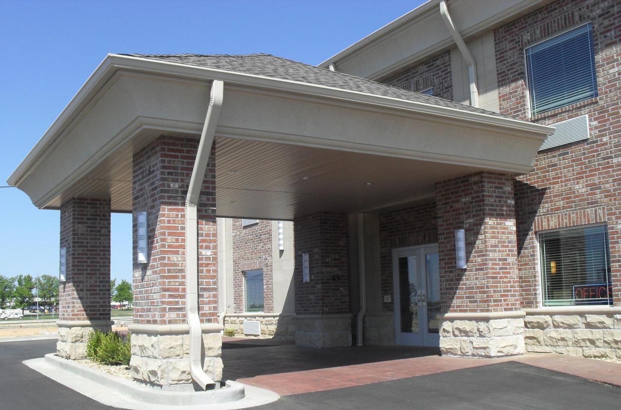 Bell'S Extended Stay And Suites Saint-Robert Exterior foto
