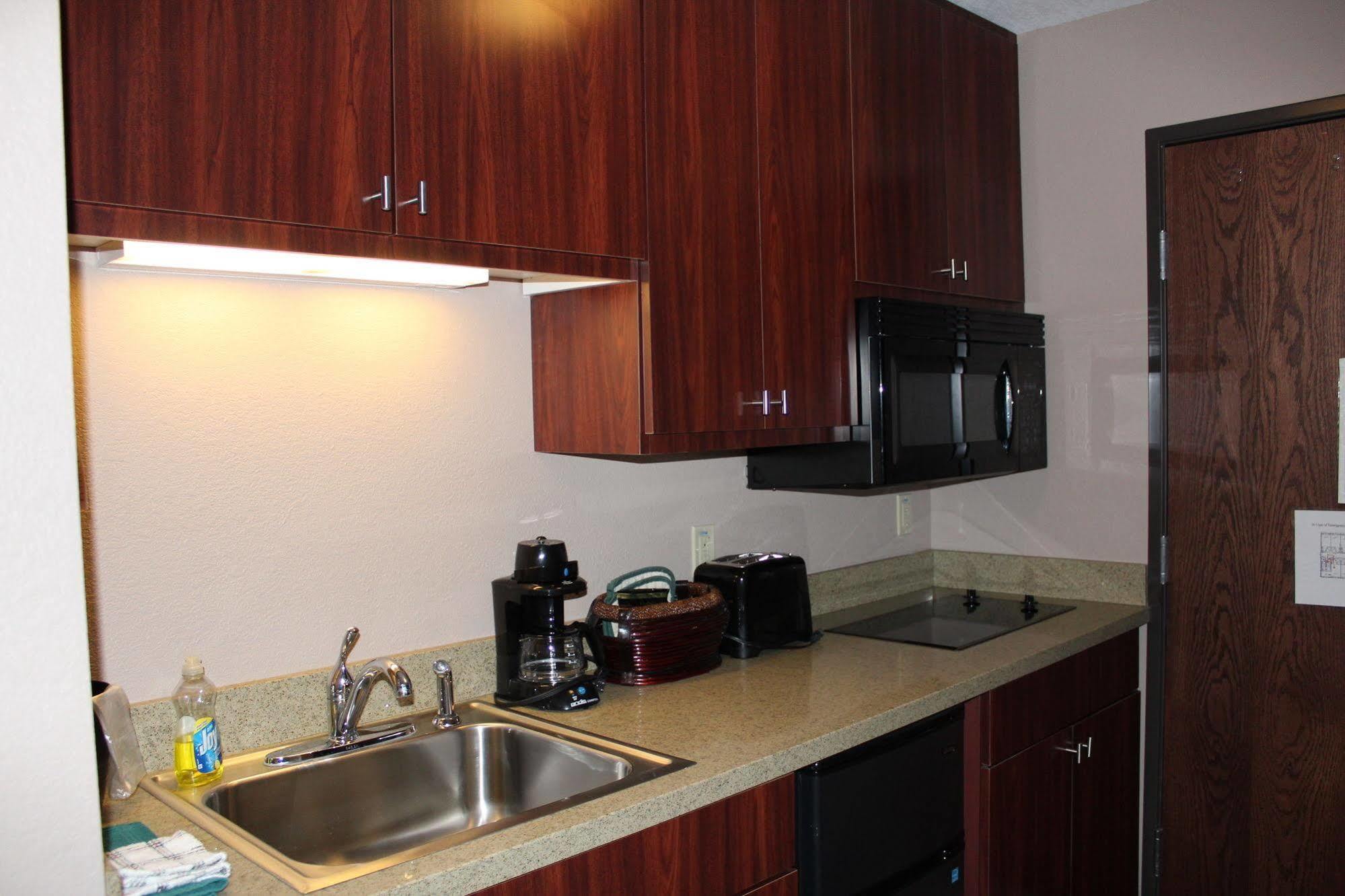 Bell'S Extended Stay And Suites Saint-Robert Exterior foto