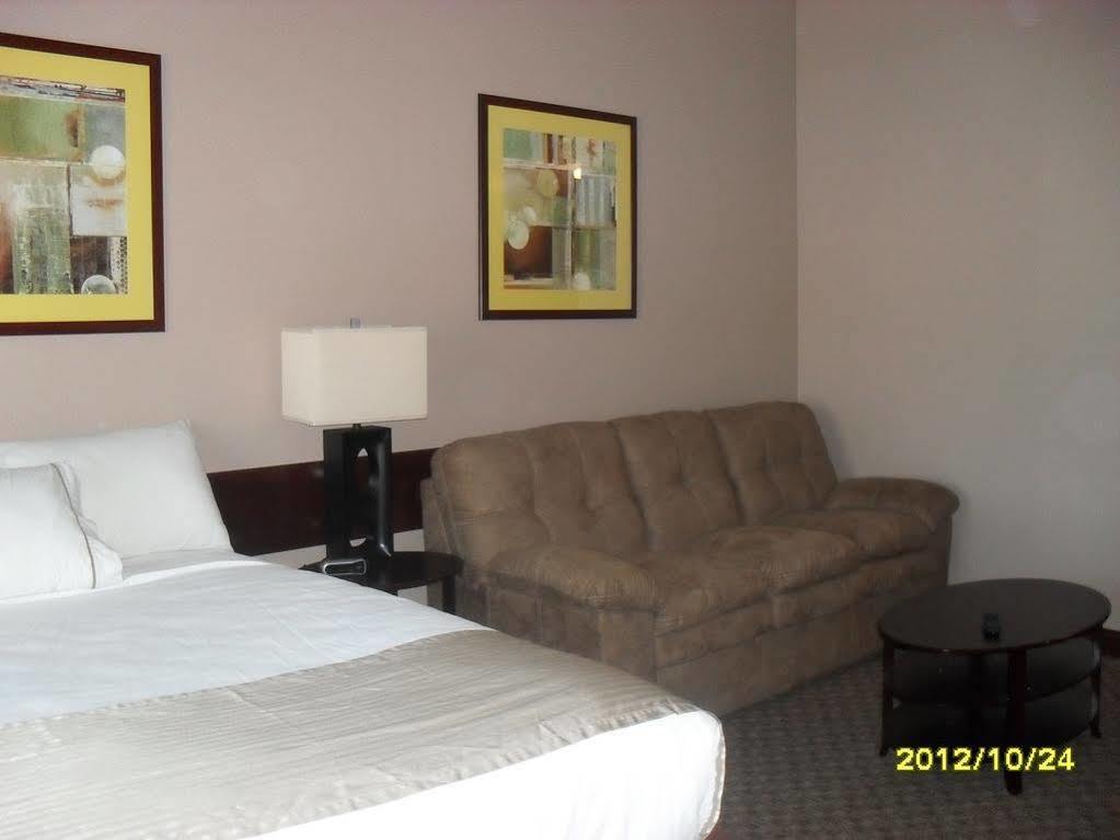 Bell'S Extended Stay And Suites Saint-Robert Exterior foto